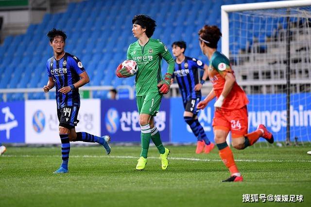 日本女性夜总会经历：从巅峰到平凡的转变